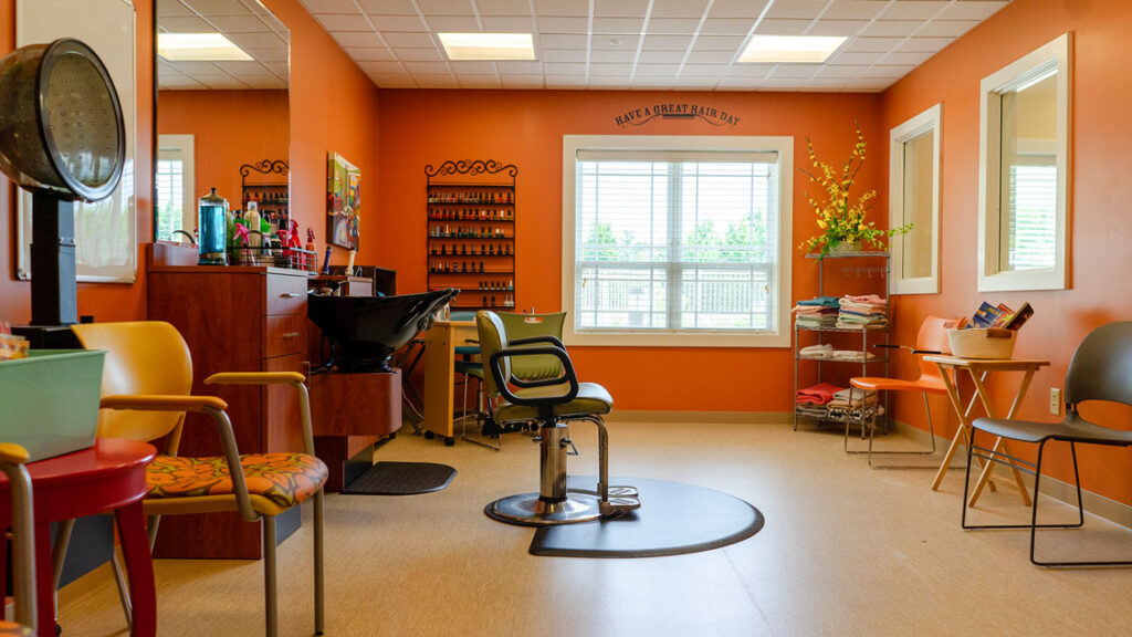 voyage-senior-living-salon