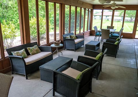 voyage senior living murphysboro west common area